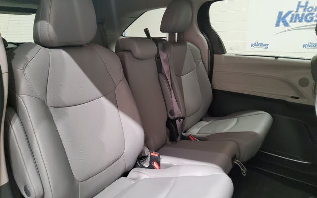 2024 Toyota Sienna XLE 8 Passenger