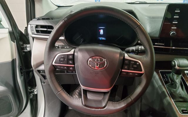 2024 Toyota Sienna XLE 8 Passenger