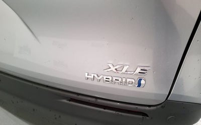 2024 Toyota Sienna XLE 8 Passenger