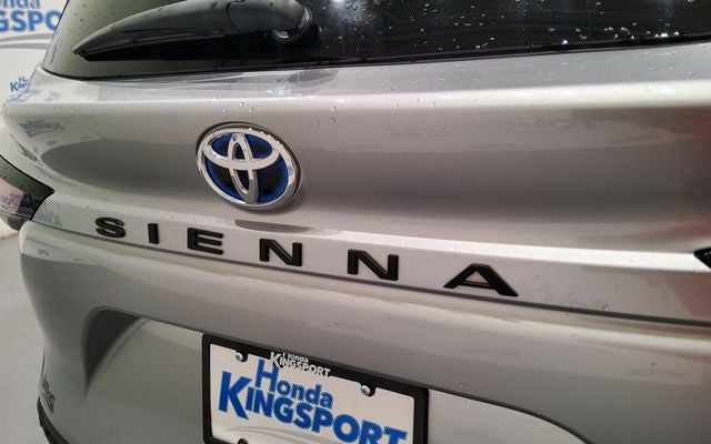 2024 Toyota Sienna XLE 8 Passenger