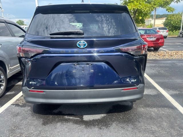 2025 Toyota Sienna XLE 8 Passenger