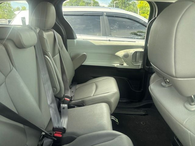 2025 Toyota Sienna XLE 8 Passenger