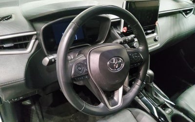 2025 Toyota Corolla Cross XLE