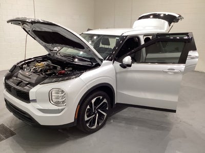 2022 Mitsubishi Outlander ES