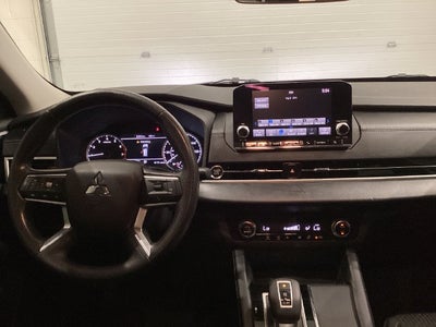 2022 Mitsubishi Outlander ES