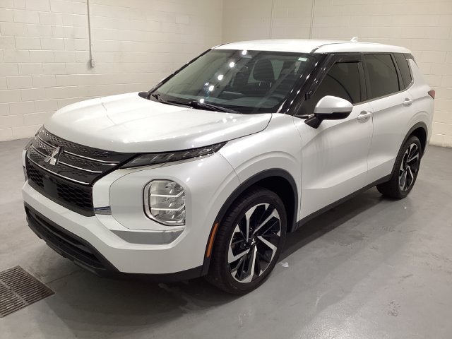 2022 Mitsubishi Outlander ES