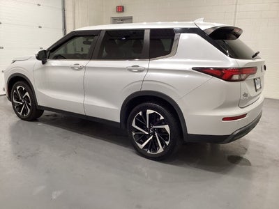 2022 Mitsubishi Outlander ES