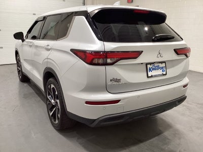 2022 Mitsubishi Outlander ES