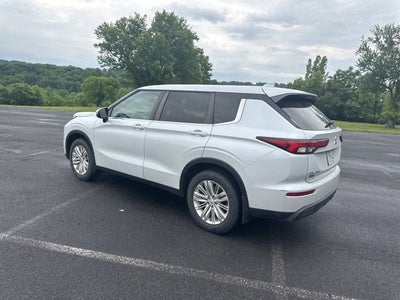 2022 Mitsubishi Outlander ES