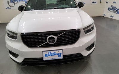 2022 Volvo XC40 R-Design