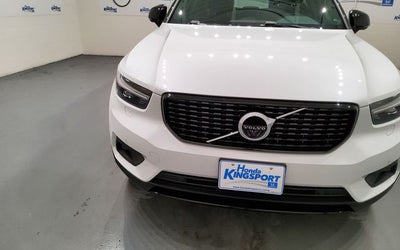 2022 Volvo XC40 R-Design