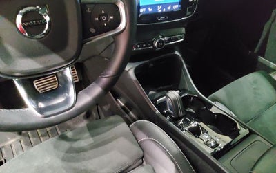 2022 Volvo XC40 R-Design