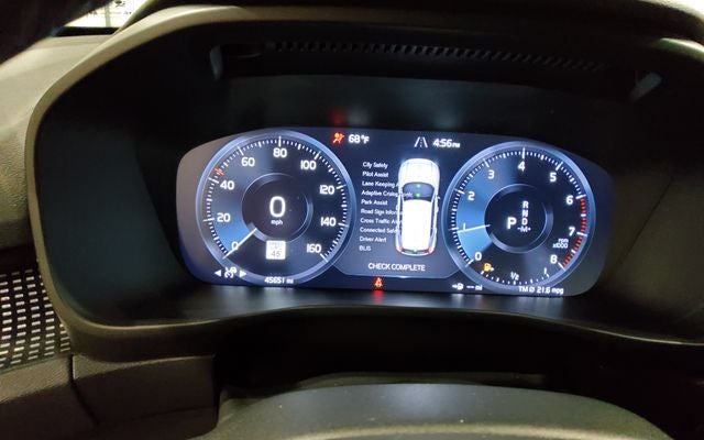 2022 Volvo XC40 R-Design