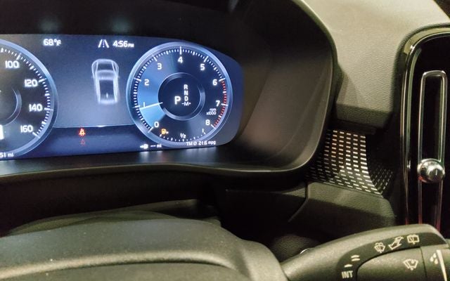 2022 Volvo XC40 R-Design