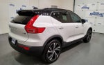 2022 Volvo XC40 R-Design