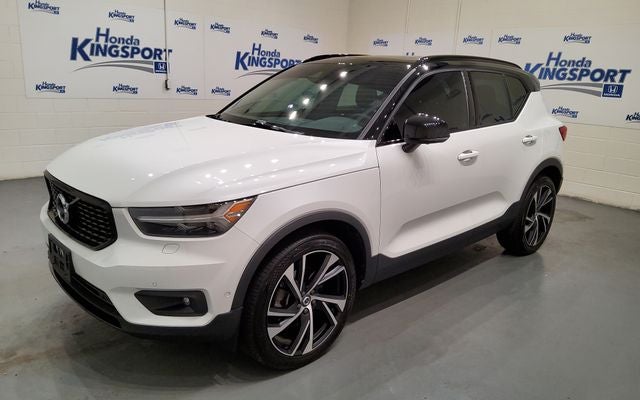 2022 Volvo XC40 R-Design
