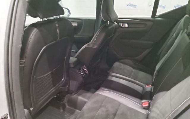 2022 Volvo XC40 R-Design