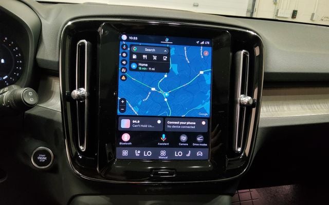 2024 Volvo XC40 B5 Plus Bright Theme