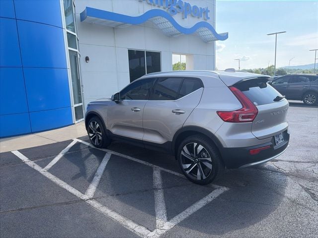 2024 Volvo XC40 B5 Plus Bright Theme