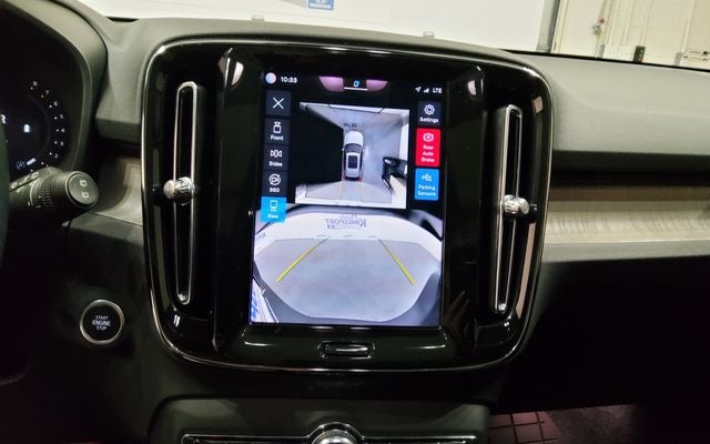 2024 Volvo XC40 B5 Plus Bright Theme