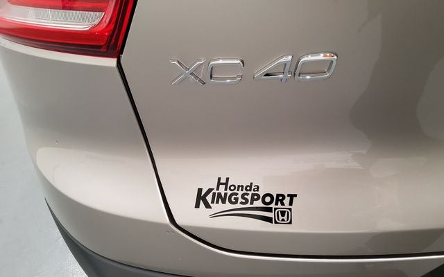 2024 Volvo XC40 B5 Plus Bright Theme