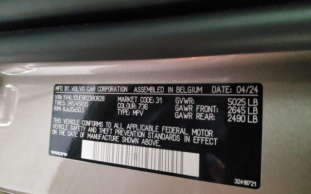 2024 Volvo XC40 B5 Plus Bright Theme