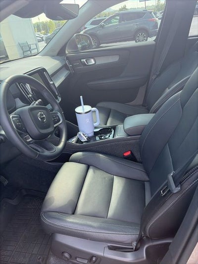 2024 Volvo XC40 B5 Plus Bright Theme