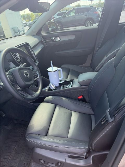 2024 Volvo XC40 B5 Plus Bright Theme