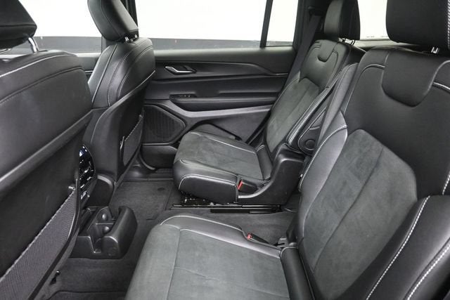 2025 Jeep Grand Cherokee L Altitude X 4x4