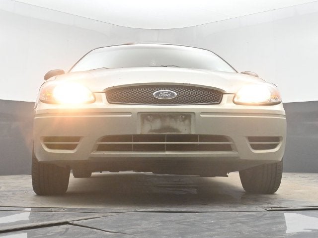 2006 Ford Taurus SE
