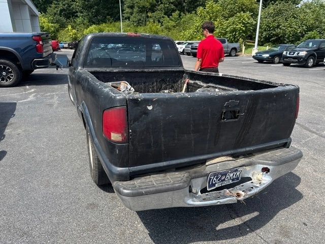 2000 Chevrolet S10 LS