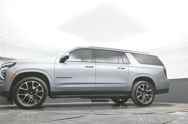 2025 Chevrolet Suburban RST
