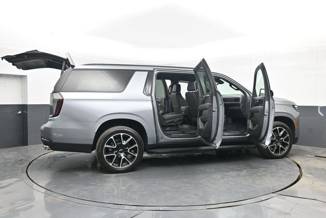 2025 Chevrolet Suburban RST