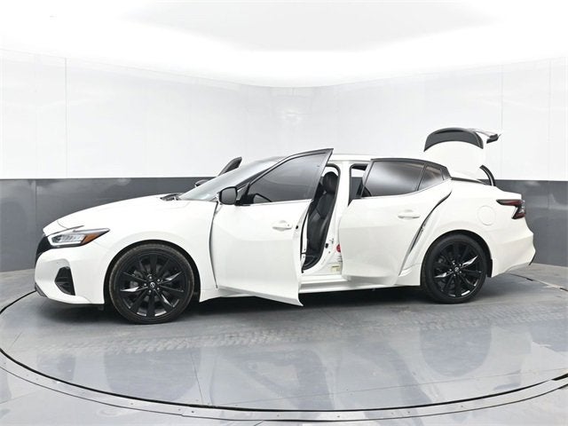 2023 Nissan Maxima SR
