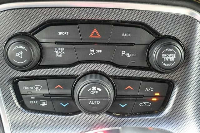 2015 Dodge Challenger SXT Plus