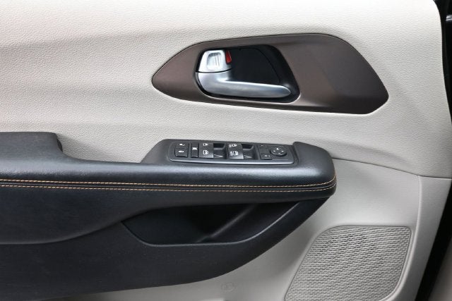 2017 Chrysler Pacifica LX