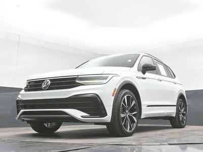 2022 Volkswagen Tiguan SE R-Line Black