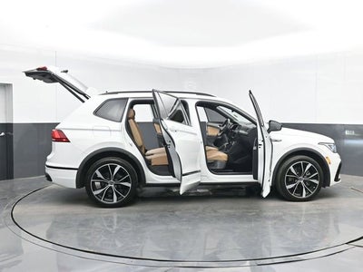 2022 Volkswagen Tiguan SE R-Line Black