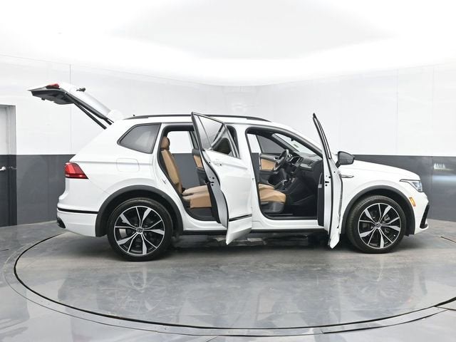 2022 Volkswagen Tiguan SE R-Line Black