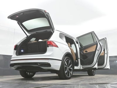 2022 Volkswagen Tiguan SE R-Line Black