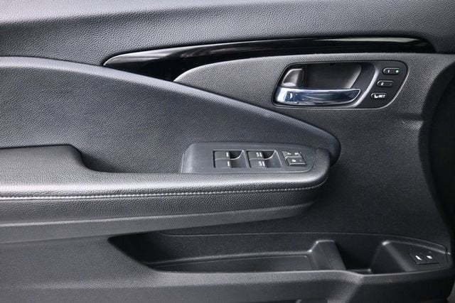 2020 Honda Pilot 2WD Touring 8 Passenger