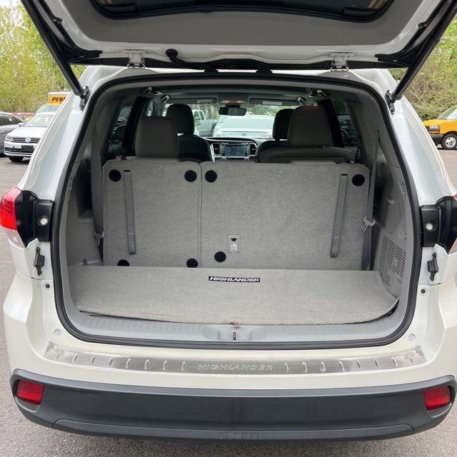 2019 Toyota Highlander SE