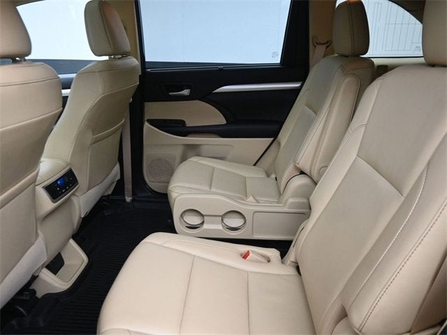 2018 Toyota Highlander SE