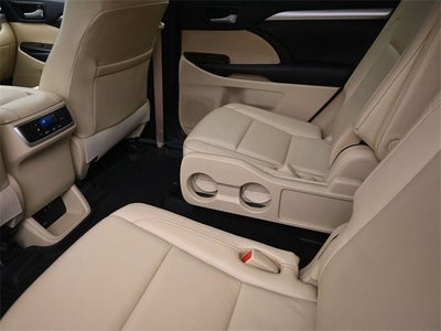 2018 Toyota Highlander SE