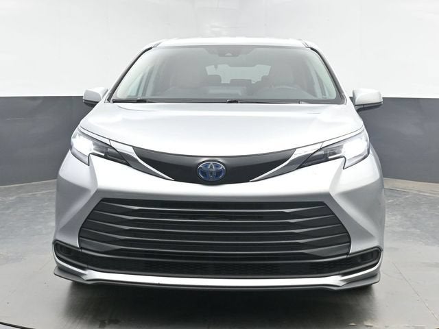 2023 Toyota Sienna LE