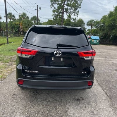 2019 Toyota Highlander SE