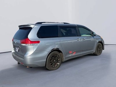 2013 Toyota Sienna XLE V6 8 Passenger