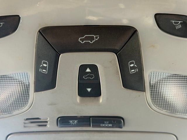 2013 Toyota Sienna XLE V6 8 Passenger