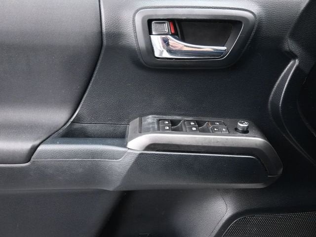 2016 Toyota Tacoma SR