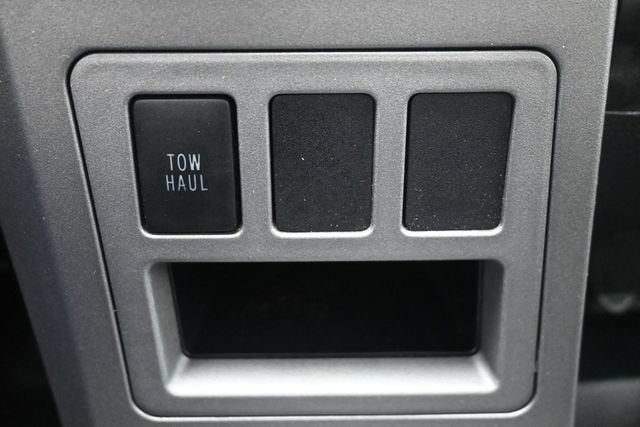 2013 Toyota Tundra Grade 5.7L V8